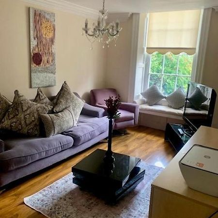Central Spacious City Apartment Durham Bagian luar foto