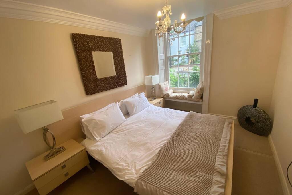 Central Spacious City Apartment Durham Bagian luar foto
