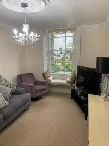 Central Spacious City Apartment Durham Bagian luar foto