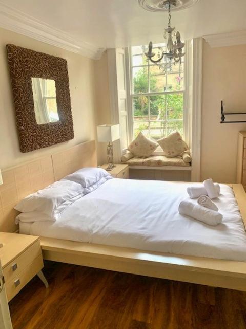 Central Spacious City Apartment Durham Bagian luar foto